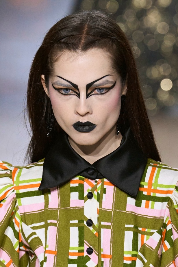 اطلالات جمالية من مجموعة Rodarte لخريف 2023