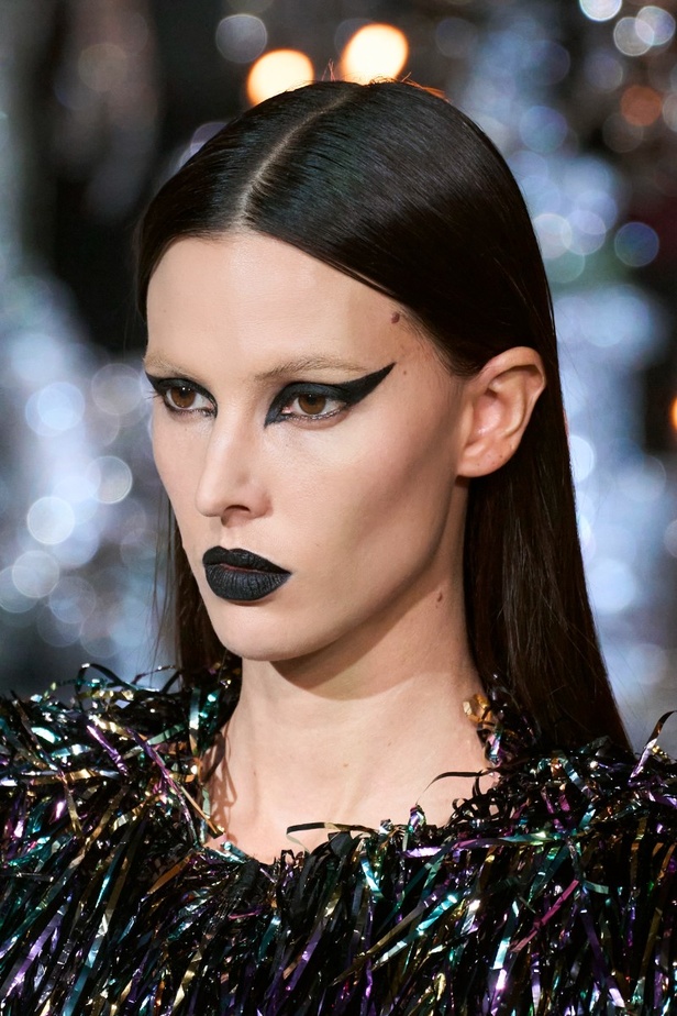 اطلالات جمالية من مجموعة Rodarte لخريف 2023