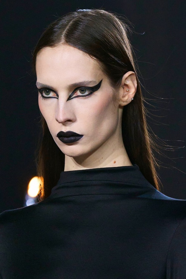 اطلالات جمالية من مجموعة Rodarte لخريف 2023