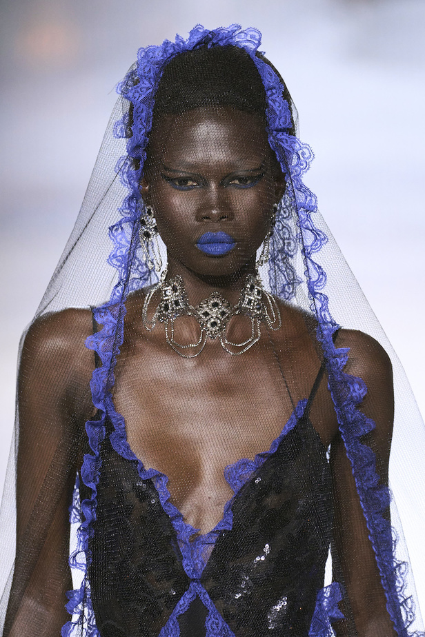 اكسسوارات من مجموعة Rodarte لخريف وشتاء 2023-2024