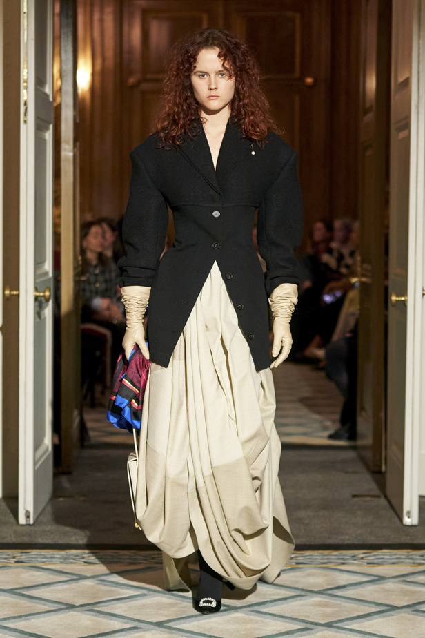 مجموعة Roksanda لخريف وشتاء 2023 - 2024