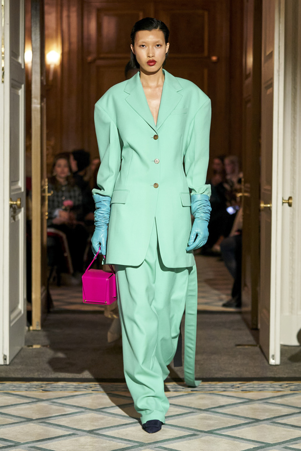 مجموعة Roksanda لخريف وشتاء 2023 - 2024