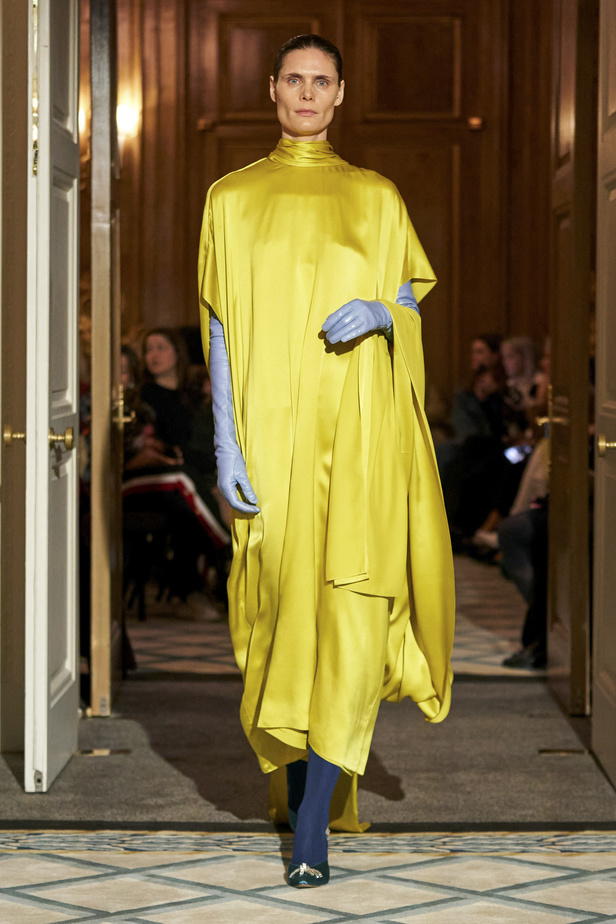 مجموعة Roksanda لخريف وشتاء 2023 - 2024