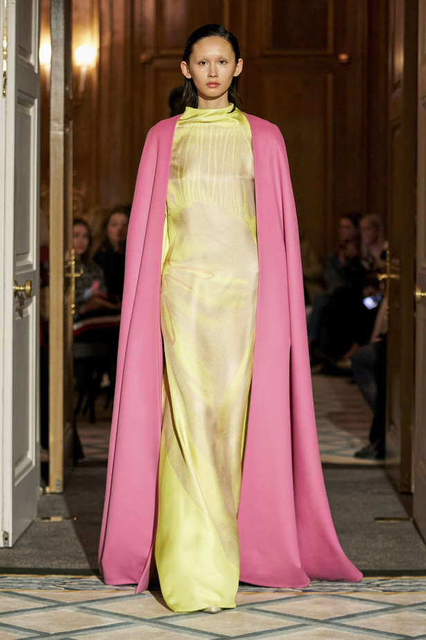 مجموعة Roksanda لخريف وشتاء 2023 - 2024