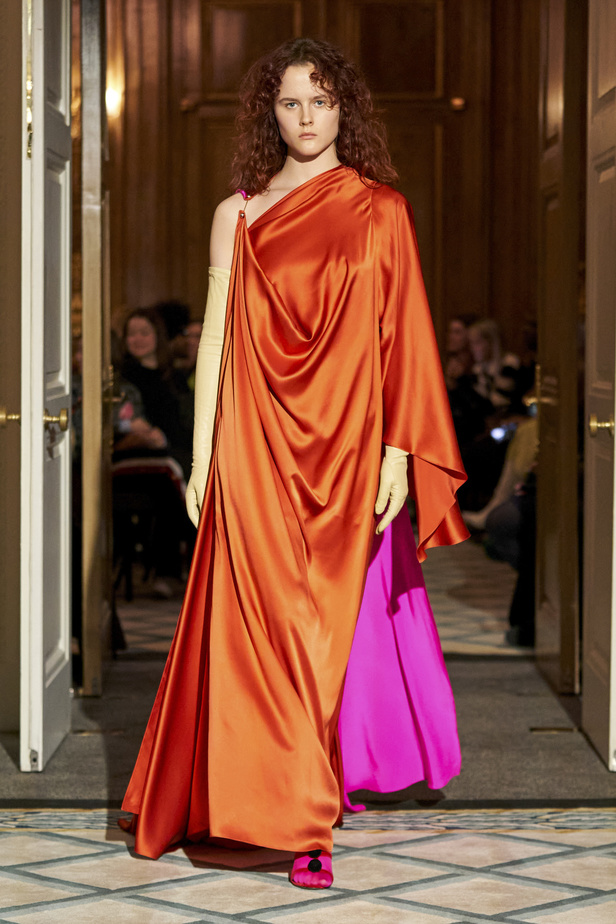 مجموعة Roksanda لخريف وشتاء 2023 - 2024