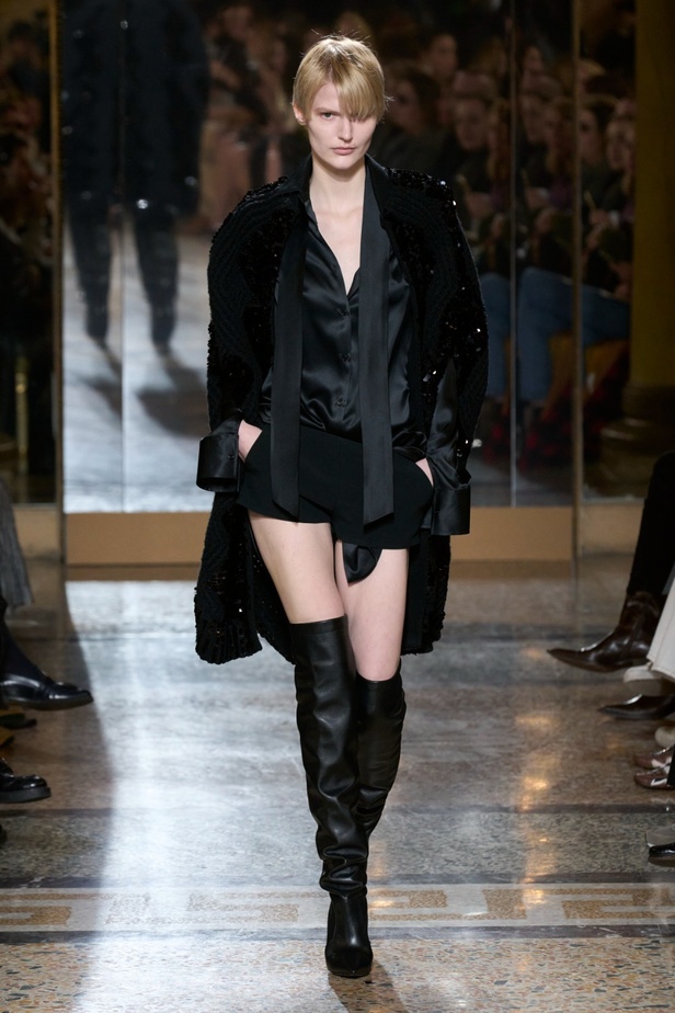 مجموعة Ermanno Scervino لخريف وشتاء 2024 تصاميم جمعت الأنوثة مع الخياطة الفاخرة والأقمشة الفاتنة