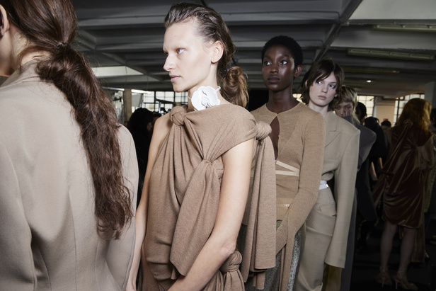 مجموعة سبورتماكس لعبة من التناقضات واتجاه ثابت نحو الحرية