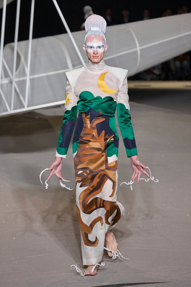 مجموعة Thom Browne تترجم رواية "الأمير الصغير" إلى عرض أزياء مبهر