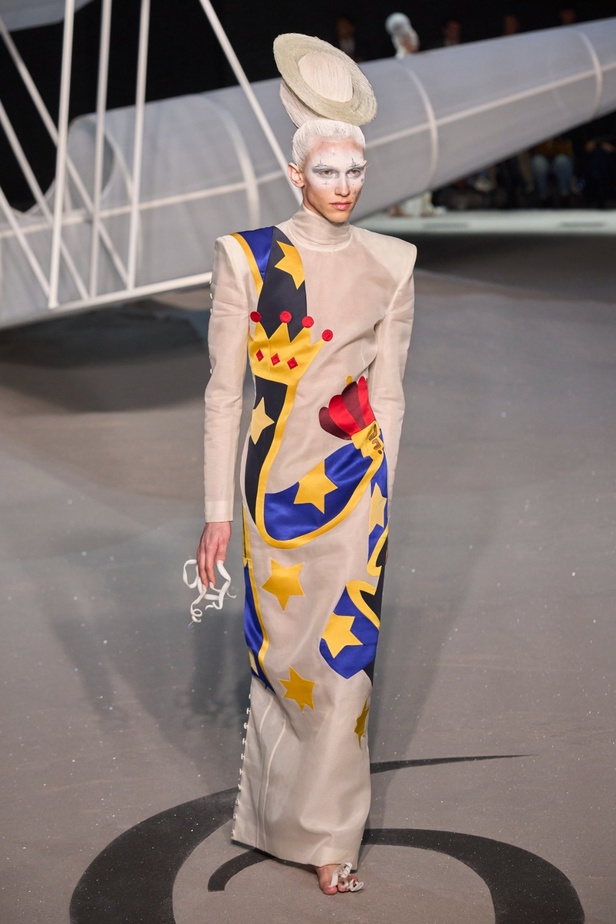 مجموعة Thom Browne تترجم رواية "الأمير الصغير" إلى عرض أزياء مبهر