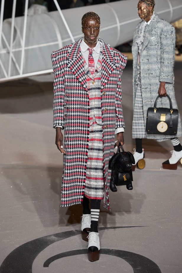 مجموعة Thom Browne تترجم رواية "الأمير الصغير" إلى عرض أزياء مبهر