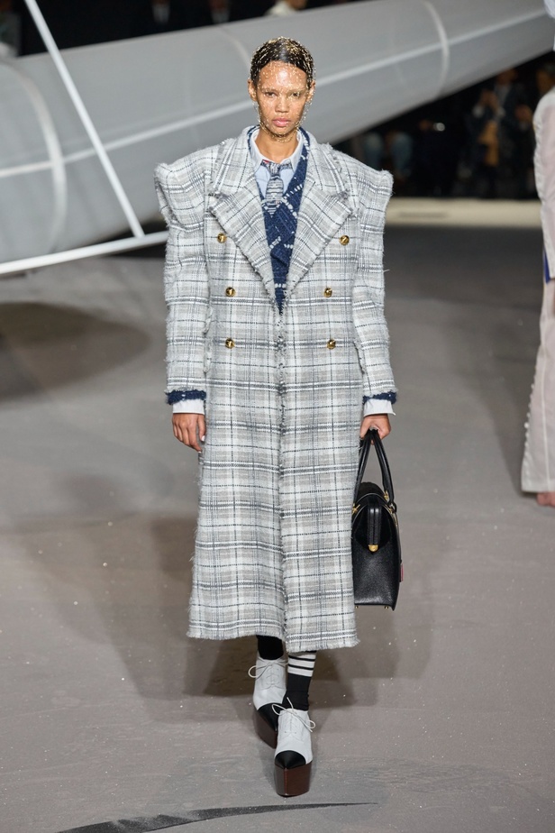 مجموعة Thom Browne تترجم رواية "الأمير الصغير" إلى عرض أزياء مبهر