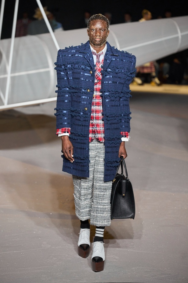 مجموعة Thom Browne تترجم رواية "الأمير الصغير" إلى عرض أزياء مبهر