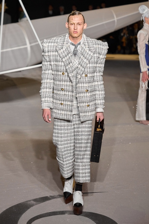 مجموعة Thom Browne تترجم رواية "الأمير الصغير" إلى عرض أزياء مبهر