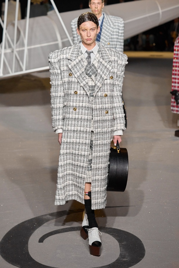 مجموعة Thom Browne تترجم رواية "الأمير الصغير" إلى عرض أزياء مبهر