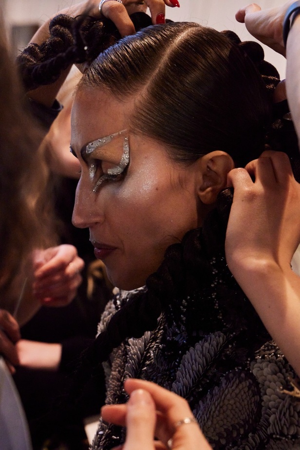 اطلالات جمالية من مجموعة Thom Browne 