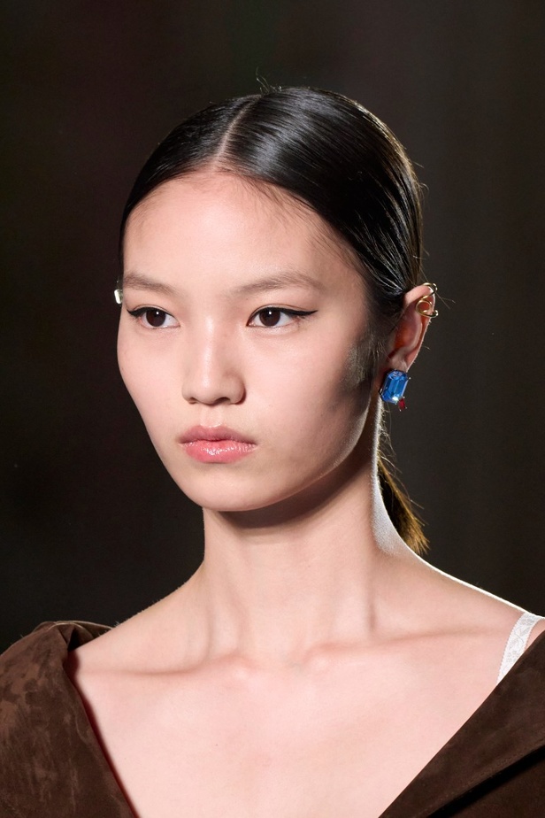 اطلالات جمالية من مجموعة TORY BURCH