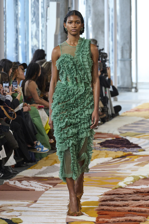 مجموعة Ulla Johnson لخريف وشتاء 2023-2024 في نيويورك..