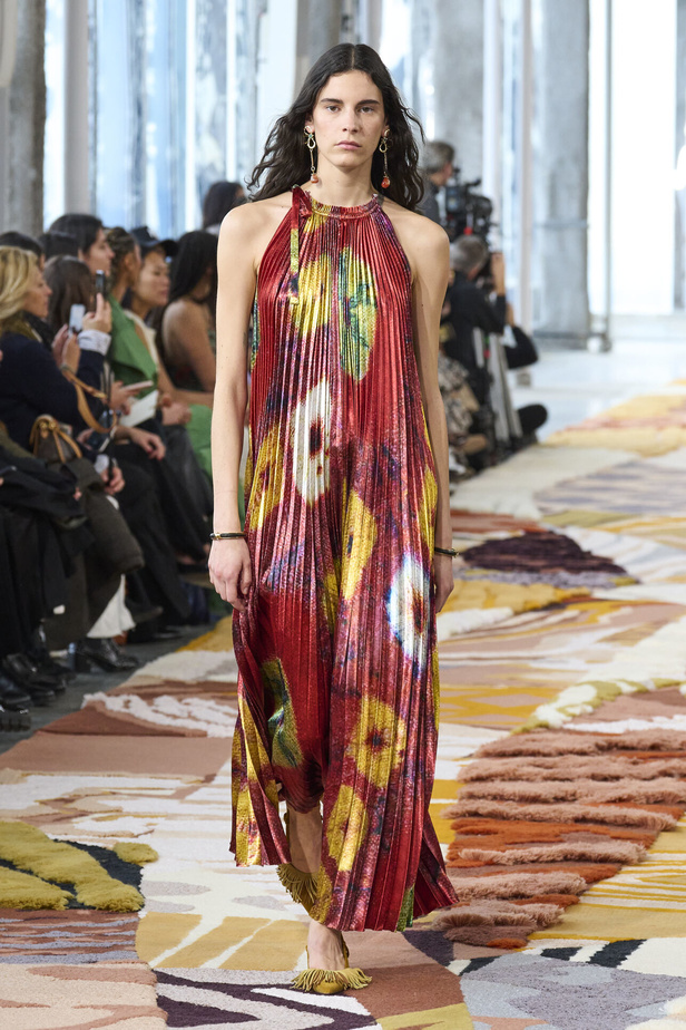 مجموعة Ulla Johnson لخريف وشتاء 2023-2024 في نيويورك..