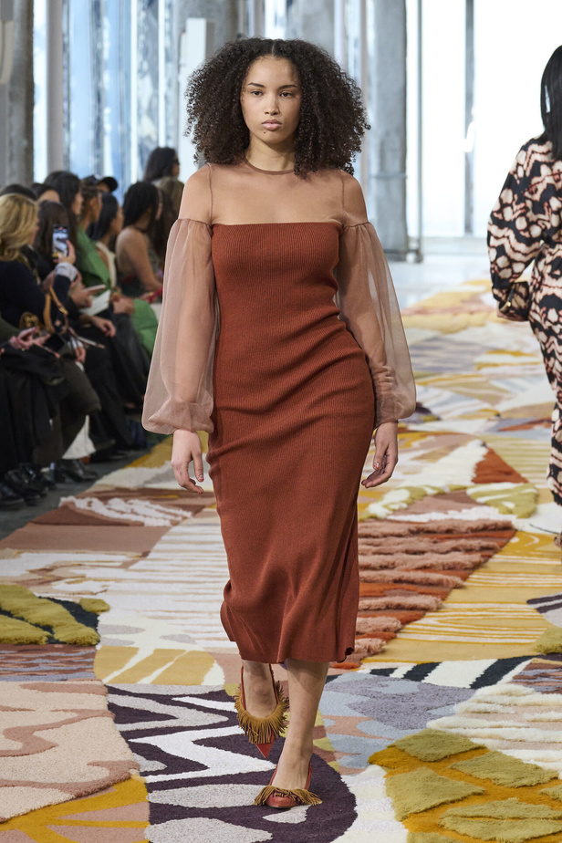 مجموعة Ulla Johnson لخريف وشتاء 2023-2024 في نيويورك..