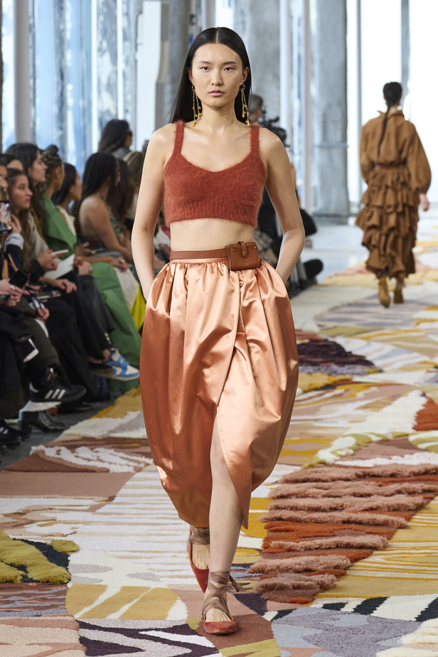 مجموعة Ulla Johnson لخريف وشتاء 2023-2024 في نيويورك..