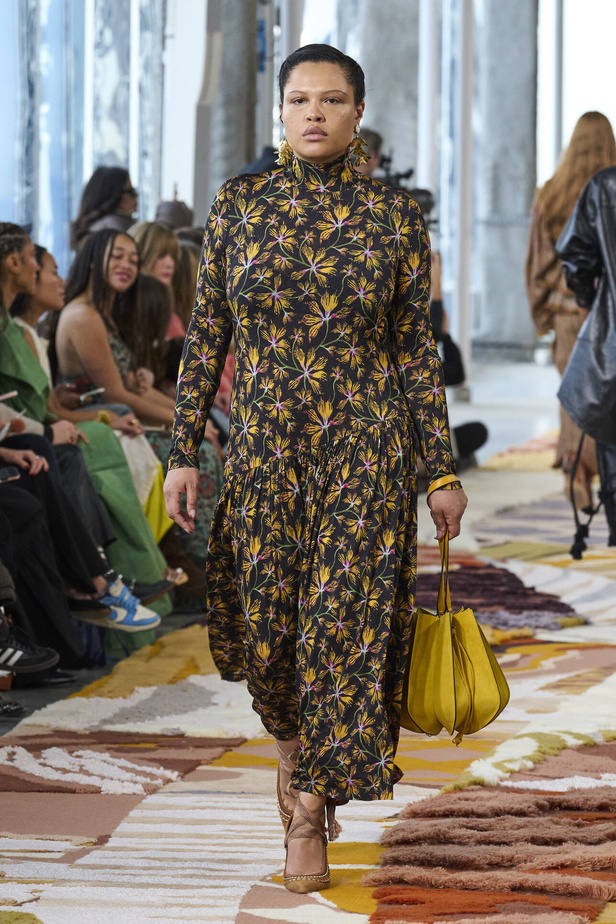 مجموعة Ulla Johnson لخريف وشتاء 2023-2024 في نيويورك..