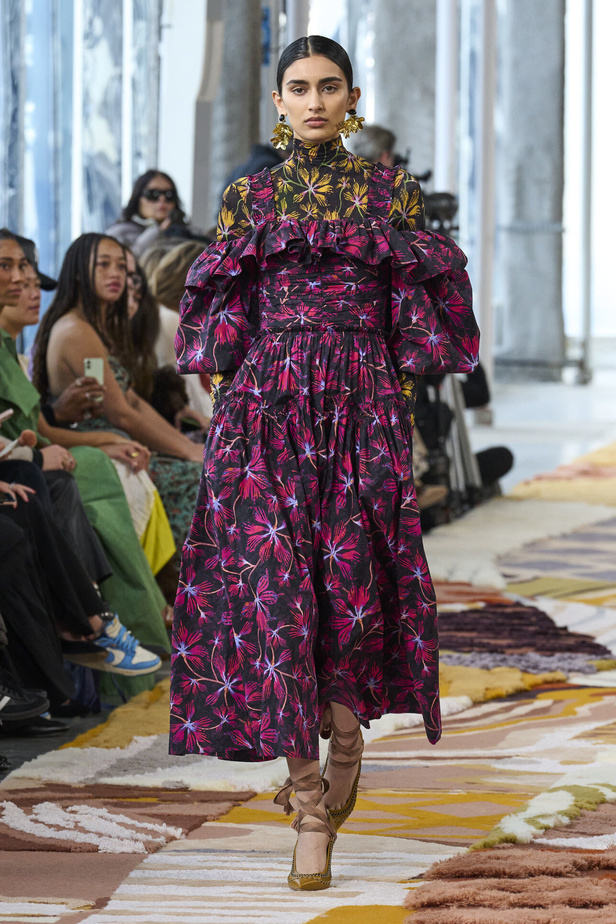 مجموعة Ulla Johnson لخريف وشتاء 2023-2024 في نيويورك..