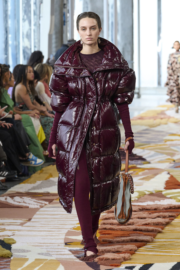 مجموعة Ulla Johnson لخريف وشتاء 2023-2024 في نيويورك..