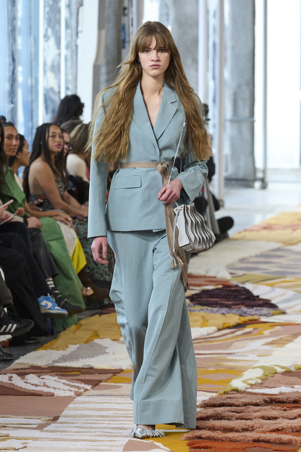 مجموعة Ulla Johnson لخريف وشتاء 2023-2024 في نيويورك..