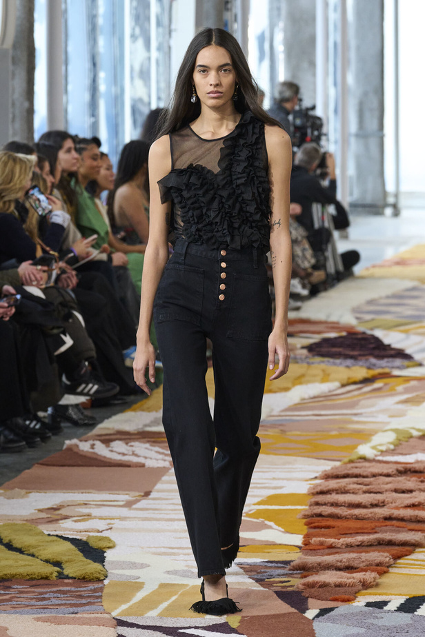 مجموعة Ulla Johnson لخريف وشتاء 2023-2024 في نيويورك..