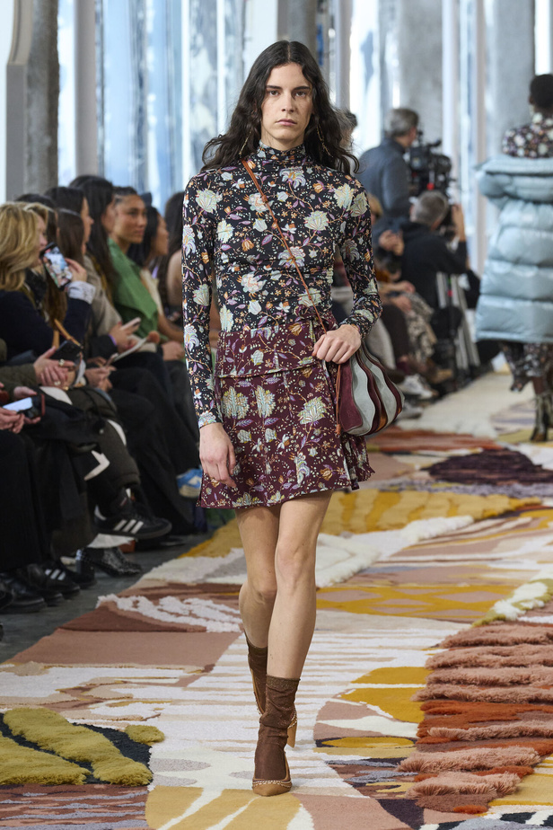 مجموعة Ulla Johnson لخريف وشتاء 2023-2024 في نيويورك..