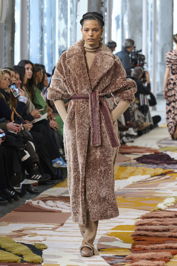 مجموعة Ulla Johnson لخريف وشتاء 2023-2024 في نيويورك..