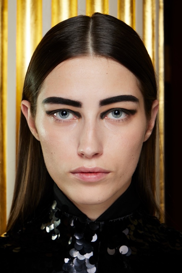 اطلالات جمالية من مجموعة Emilia Wickstead 