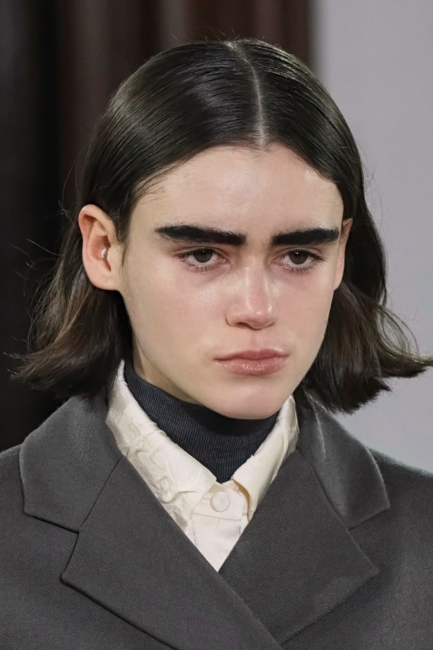 اطلالات جمالية من مجموعة Emilia Wickstead 