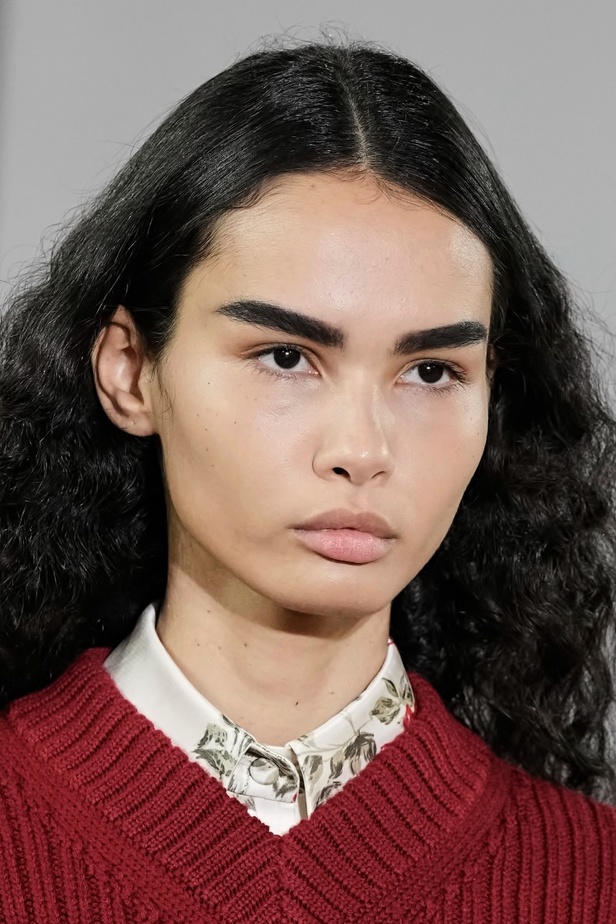 اطلالات جمالية من مجموعة Emilia Wickstead 