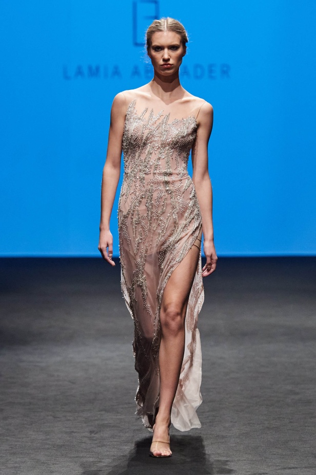 المصممة لميا أبي نادر للمرة الأولى في أسبوع دبي للموضة