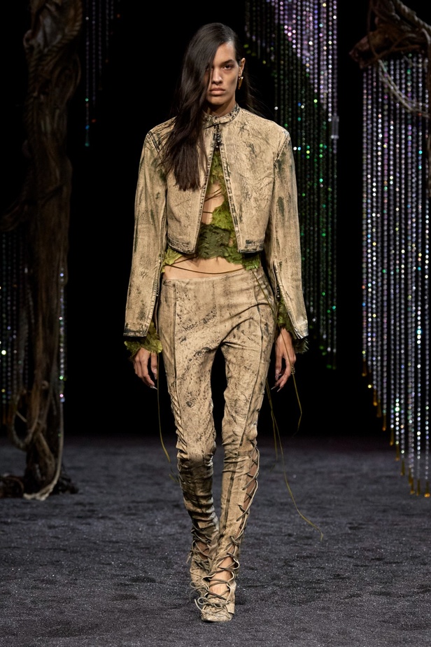 مجموعة Acne لخريف وشتاء 2023-2024 مستوحاة من قلب الطبيعة