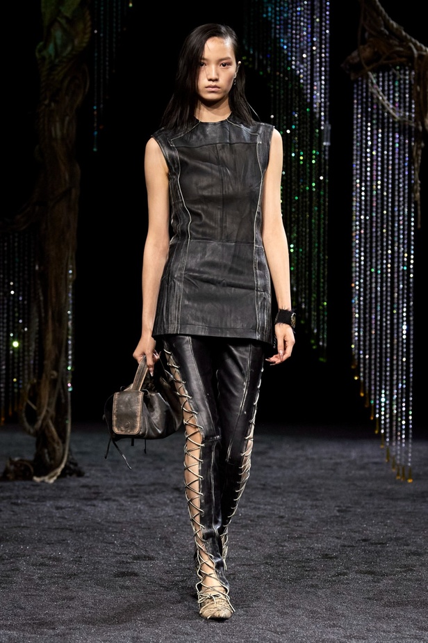 مجموعة Acne لخريف وشتاء 2023-2024 مستوحاة من قلب الطبيعة