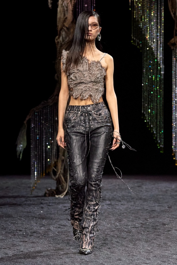 مجموعة Acne لخريف وشتاء 2023-2024 مستوحاة من قلب الطبيعة