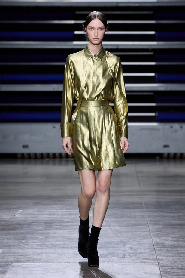 مجموعة Akris لخريف وشتاء 2023-2024 تعود بنا إلى السبعينيات