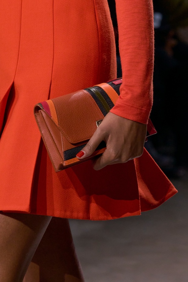 مجموعة Akris لخريف وشتاء 2023-2024 تعود بنا إلى السبعينيات