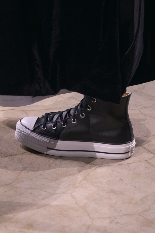 مجموعة Akris لخريف وشتاء 2023-2024 تعود بنا إلى السبعينيات