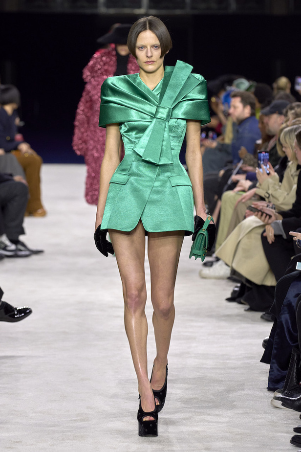 من مجموعة Balmain لموسم خريف وشتاء 2023-2024