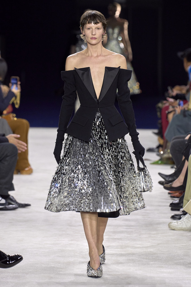 من مجموعة Balmain لموسم خريف وشتاء 2023-2024