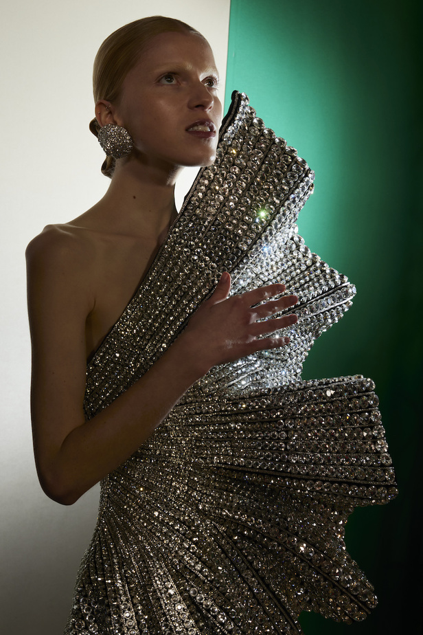 مجموعة بالمان لخريف 2023 تعيد أمجاد حقبة الخمسينات بأرقى الطرق 