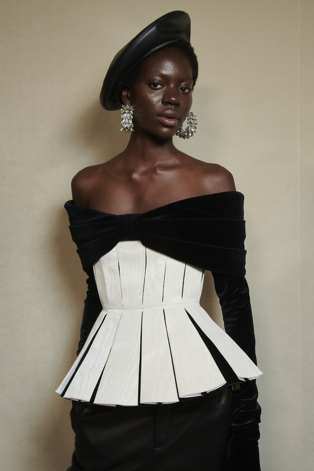 مجموعة بالمان لخريف 2023 تعيد أمجاد حقبة الخمسينات بأرقى الطرق 