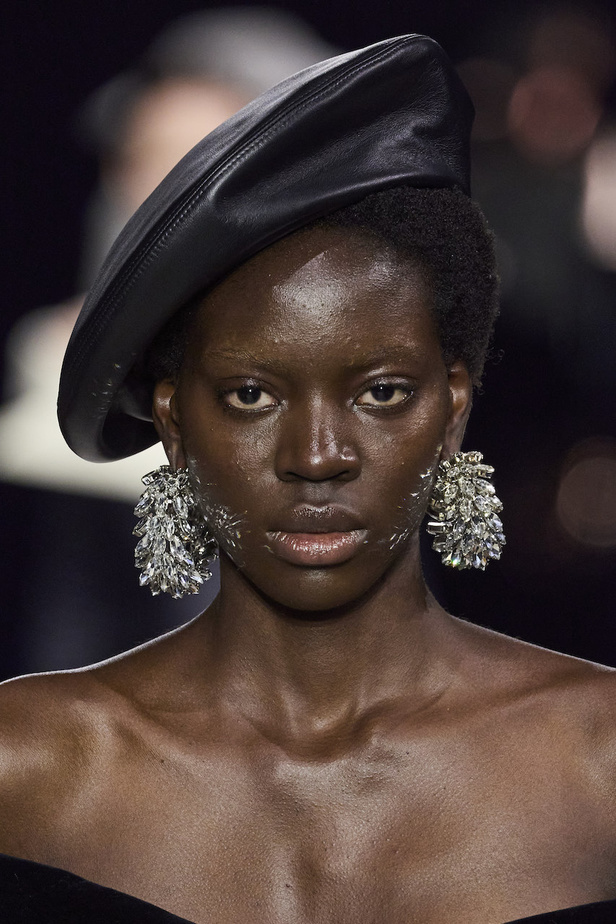 مجموعة بالمان لخريف 2023 تعيد أمجاد حقبة الخمسينات بأرقى الطرق 