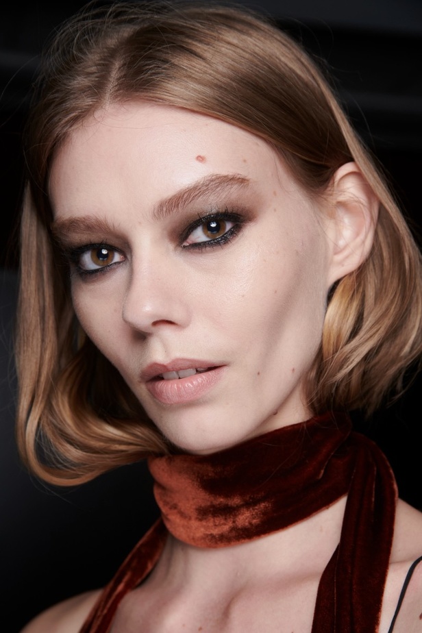 اطلالات جمالية من مجموعة Roberto Cavalli لخريف وشتاء 2024