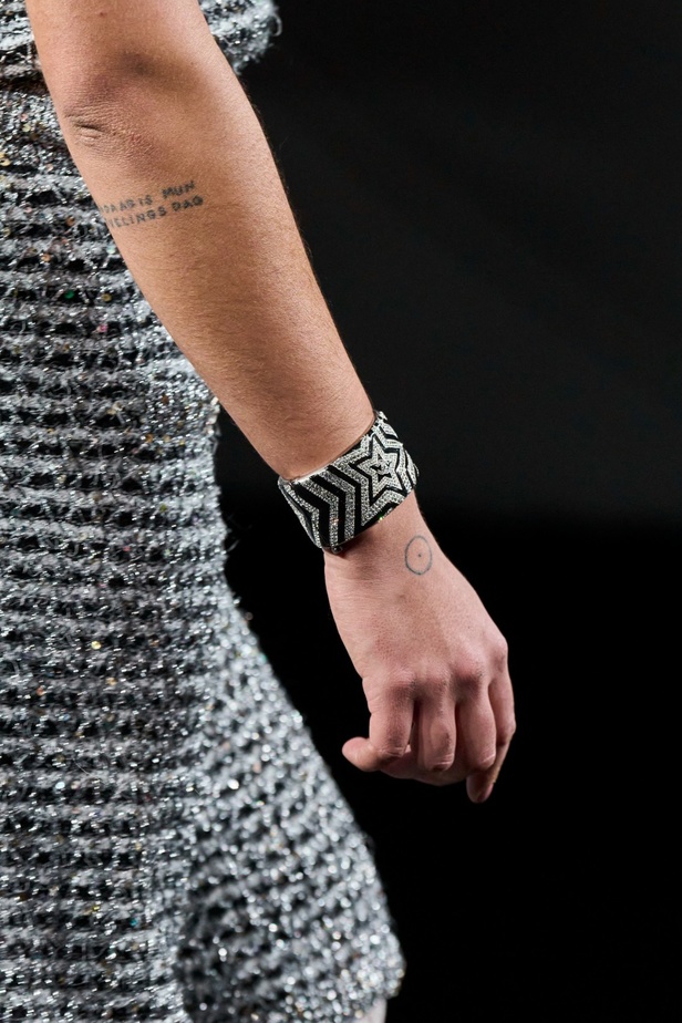 الكاميليا رمز أبدي لدار CHANEL... مجموعة خريف وشتاء 2023-2024 تزهر أناقةً وسحرًا