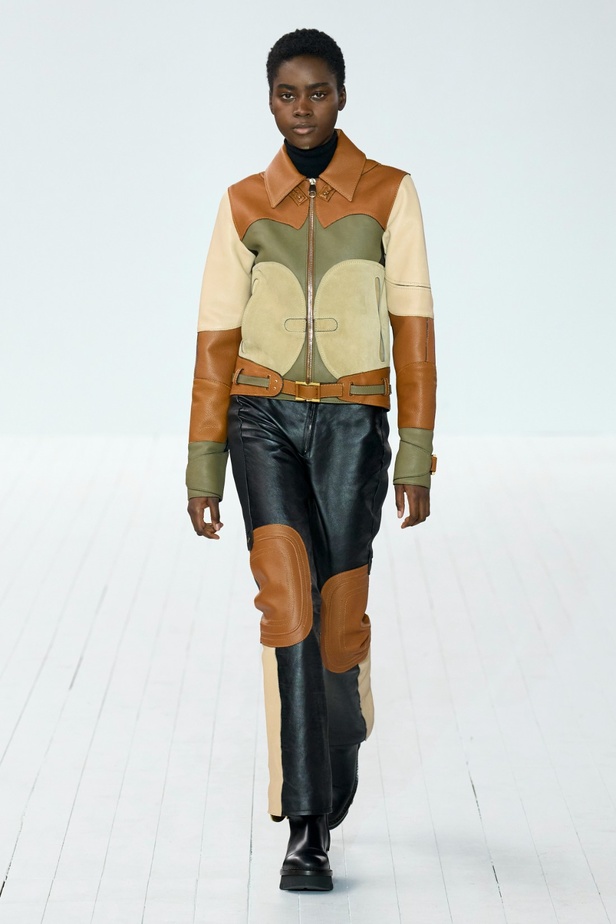 مجموعة Chloe لخريف وشتاء 2023-2024 تستكشف الأنوثة مع شغف التصاميم المستدامة