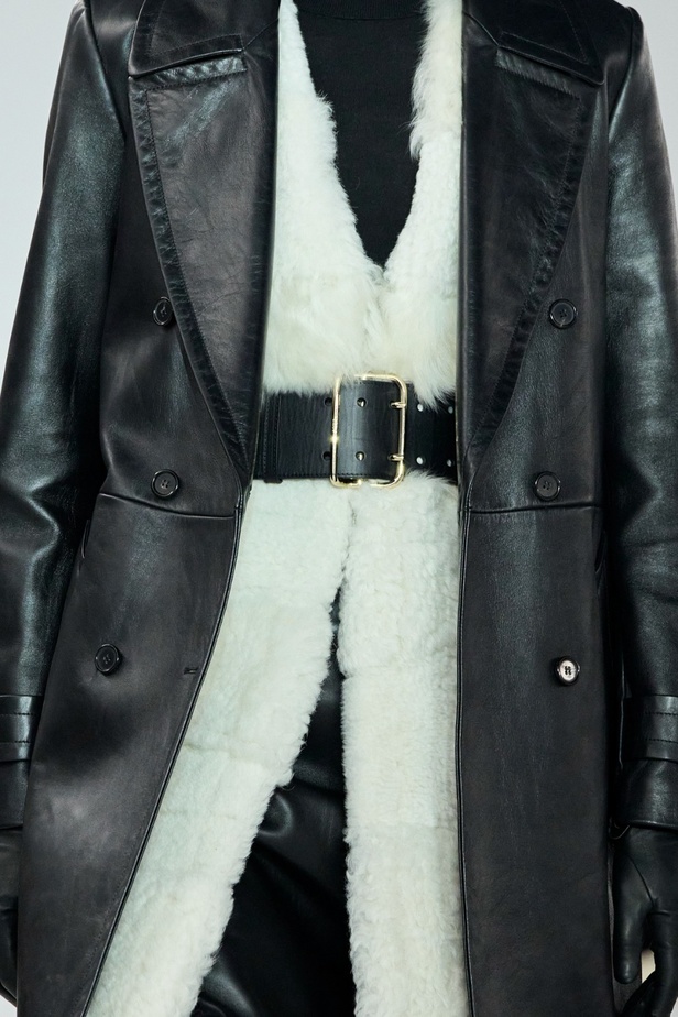 مجموعة Chloe لخريف وشتاء 2023-2024 تستكشف الأنوثة مع شغف التصاميم المستدامة